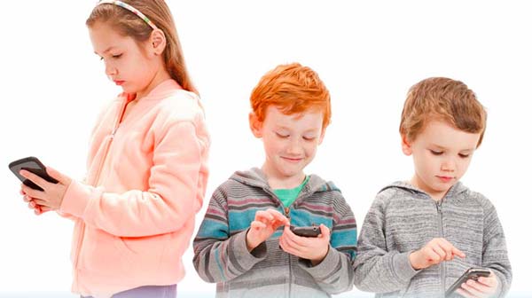 How can parents control children's mobile phones and limit playing mobile games?